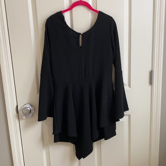 🎀🆕 Black bell sleeve romper dress nwt - Picture 3 of 3